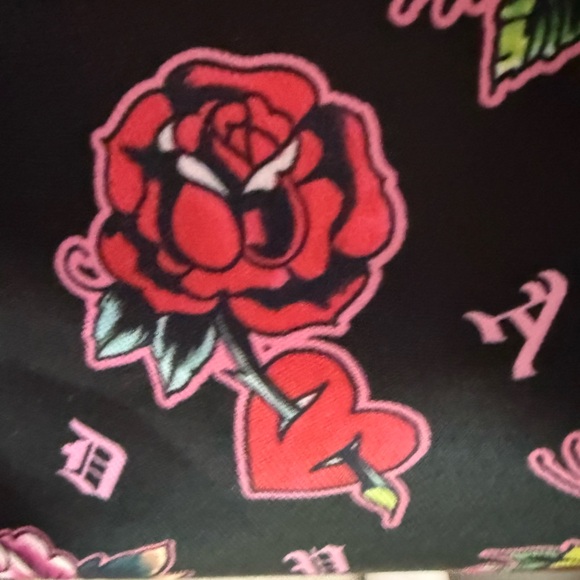 ED HARDY ICONIC TATTOOS TOTE W CHARM CHAIN Skulls Hearts Roses Vegan - Picture 16 of 16